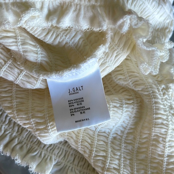 White top - Picture 3 of 3